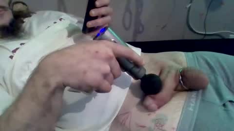 Snapshot of thunder8u42 chatting on 09/21/25, 10:44 thunder8u42 online show from 09/21/25, 10:44