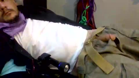 Snapshot of thunder8u42 chatting on 10/15/25, 05:13 thunder8u42 online show from 10/15/25, 05:13