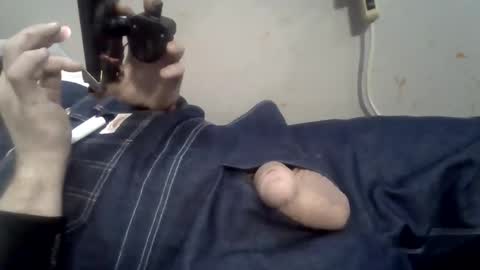 Snapshot of thunder8u42 chatting on 10/18/25, 08:59 thunder8u42 online show from 10/18/25, 08:59