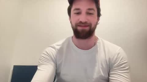 Snapshot of thyle chatting on 09/19/25, 02:24 Thyle online show from 09/19/25, 02:24