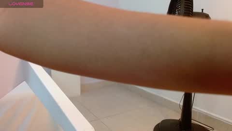 Snapshot of tianaglow4 chatting on 02/07/25, 06:13 tianaglow4 online show from 02/07/25, 06:13