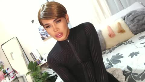 Snapshot of tiara_perezx chatting on 02/08/25, 07:48 Sam online show from 02/08/25, 07:48