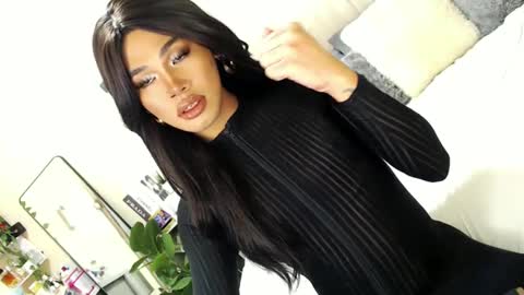 Snapshot of tiara_perezx chatting on 03/03/25, 02:58 Sam online show from 03/03/25, 02:58