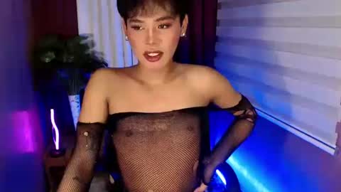 Snapshot of tiara_perezx chatting on 09/11/25, 09:31 Sam online show from 09/11/25, 09:31