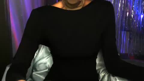 Snapshot of tiaradarling chatting on 02/06/25, 08:02 Tiara online show from 02/06/25, 08:02