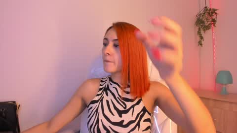 Snapshot of tiarha_ chatting on 12/15/24, 04:29 Tiarha online show from 12/15/24, 04:29