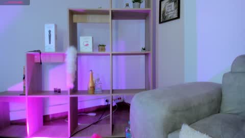 Snapshot of tiarha_ chatting on 01/15/25, 07:37 Tiarha online show from 01/15/25, 07:37