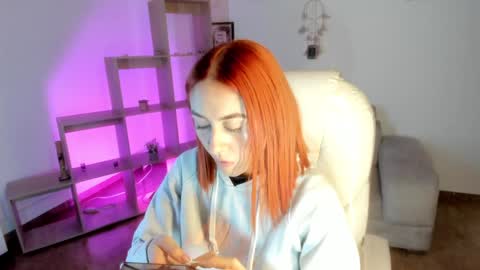 Snapshot of tiarha_ chatting on 01/20/25, 04:32 Tiarha online show from 01/20/25, 04:32