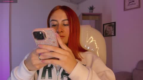 Snapshot of tiarha_ chatting on 01/23/25, 06:39 Tiarha online show from 01/23/25, 06:39