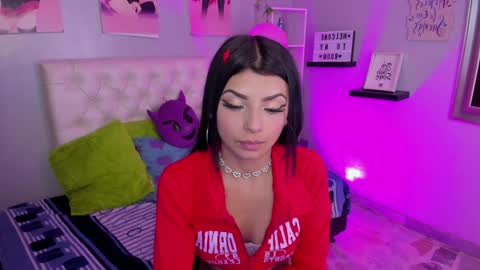 Snapshot of tifanny__thomson chatting on 12/09/24, 04:15 Tiff online show from 12/09/24, 04:15