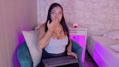 Tifanny online show from 11/05/25, 03:39