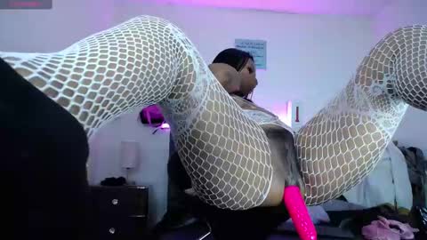 Snapshot of tifanny_nails chatting on 02/15/25, 11:50 Tifanny Nails online show from 02/15/25, 11:50