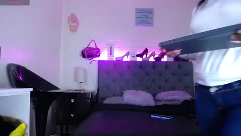 Snapshot of tifanny_nails chatting on 02/24/25, 12:48 Tifanny Nails online show from 02/24/25, 12:48