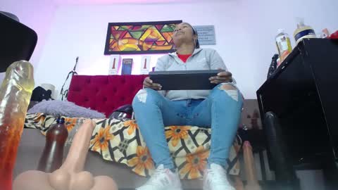 Snapshot of tifanny_nails chatting on 09/12/25, 12:05 Tifanny Nails online show from 09/12/25, 12:05