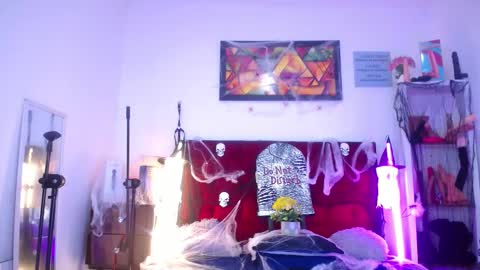 Snapshot of tifanny_nails chatting on 10/17/25, 12:30 Tifanny Nails online show from 10/17/25, 12:30