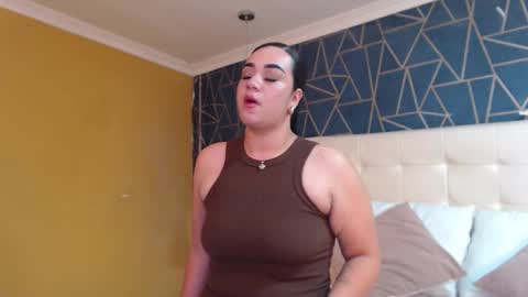Snapshot of tifannydunss chatting on 10/20/25, 02:34 TifannyDunss online show from 10/20/25, 02:34