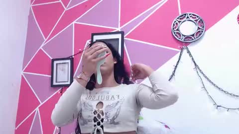 Snapshot of tifany_adamss chatting on 10/25/25, 08:14 tifany_adamss online show from 10/25/25, 08:14