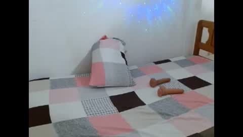 Snapshot of tifanyxesi chatting on 01/12/25, 03:03 tifanyxesi online show from 01/12/25, 03:03
