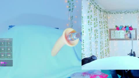 Snapshot of tiffanny_love__ chatting on 10/25/25, 09:06 Tiffanny online show from 10/25/25, 09:06