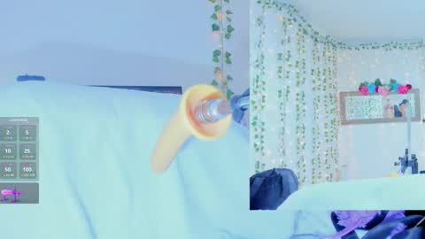 Snapshot of tiffanny_love__ chatting on 11/27/25, 09:00 Tiffanny online show from 11/27/25, 09:00