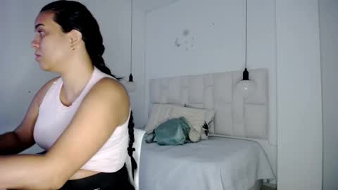 Snapshot of tiffany___pink chatting on 10/05/25, 02:59 tiffany online show from 10/05/25, 02:59