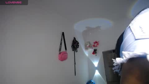 Snapshot of tiffany___pink chatting on 11/15/25, 10:15 tiffany online show from 11/15/25, 10:15