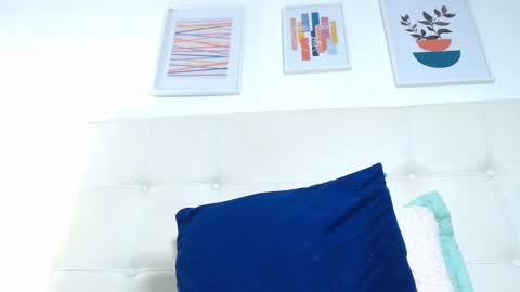 Snapshot of tiffanyfox_1 chatting on 12/29/24, 06:03 Tifanny Fox online show from 12/29/24, 06:03