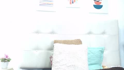 Snapshot of tiffanyfox_1 chatting on 01/22/25, 01:42 Tifanny Fox online show from 01/22/25, 01:42