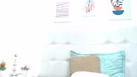 Snapshot of tiffanyfox_1 chatting on 03/04/25, 03:04 Tifanny Fox online show from 03/04/25, 03:04