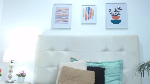 Snapshot of tiffanyfox_1 chatting on 03/05/25, 12:00 Tifanny Fox online show from 03/05/25, 12:00