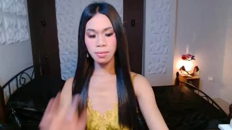 Snapshot of tiffanythebigcock chatting on 10/14/25, 10:49 tiffanythebigcock online show from 10/14/25, 10:49