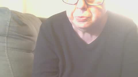 Snapshot of tight_kitty55 chatting on 12/21/24, 07:16 tight Kitty55 online show from 12/21/24, 07:16
