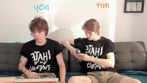 Snapshot of tim_milll chatting on 09/25/25, 01:15 Tim online show from 09/25/25, 01:15