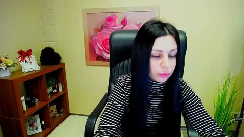 Snapshot of timeparadice chatting on 12/10/24, 11:00 Luisa online show from 12/10/24, 11:00
