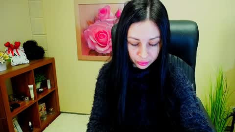 Snapshot of timeparadice chatting on 12/16/24, 10:50 Luisa online show from 12/16/24, 10:50