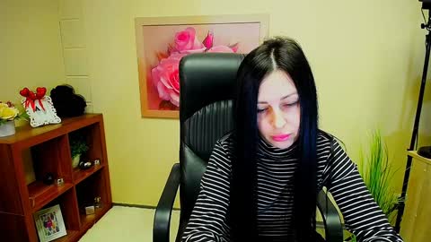 Snapshot of timeparadice chatting on 12/24/24, 12:00 Luisa online show from 12/24/24, 12:00