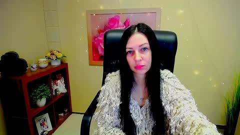 Snapshot of timeparadice chatting on 01/15/25, 08:41 Luisa online show from 01/15/25, 08:41