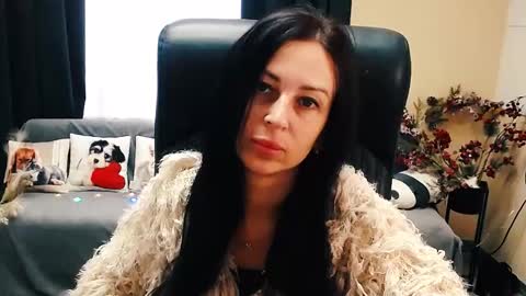 Snapshot of timeparadice chatting on 09/15/25, 09:31 Luisa online show from 09/15/25, 09:31