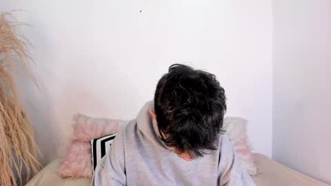 Timothy 21 years old online show from 12/17/24, 10:43