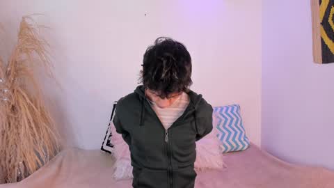 Timothy 21 years old online show from 12/19/24, 08:44