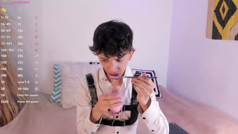 Timothy 21 years old online show from 12/20/24, 08:01