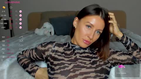 Snapshot of tina__bestie chatting on 01/14/25, 02:43 Tina online show from 01/14/25, 02:43