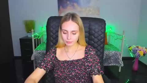 Tina online show from 11/06/25, 01:56