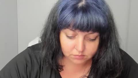 Snapshot of tina_wine chatting on 09/17/25, 11:23 Tina online show from 09/17/25, 11:23