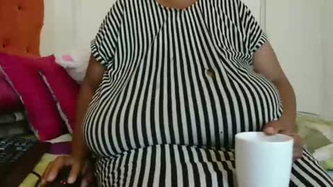 tinagiant online show from 01/17/25, 09:17