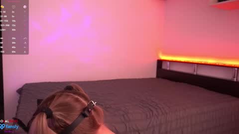 Snapshot of tinalittle_ chatting on 09/25/25, 06:44 Tinalittle online show from 09/25/25, 06:44