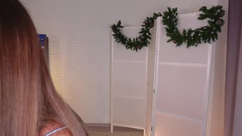 Tina online show from 12/04/25, 02:15