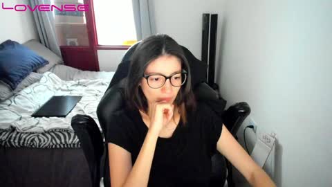 Snapshot of tinaricci chatting on 12/14/24, 05:47 Tina online show from 12/14/24, 05:47