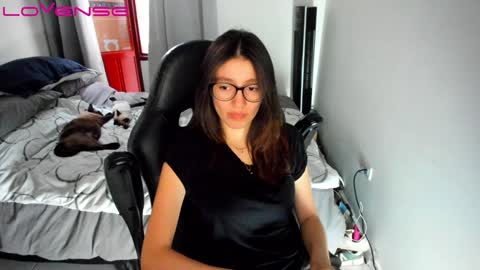 Snapshot of tinaricci chatting on 12/16/24, 07:54 Tina online show from 12/16/24, 07:54