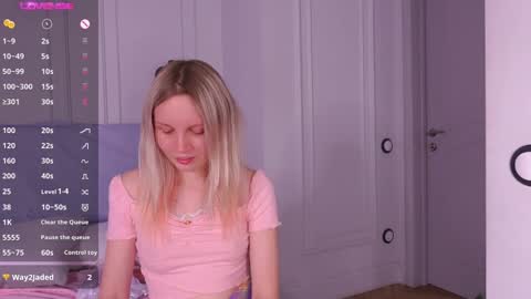 tinasiner online show from 12/08/24, 05:22